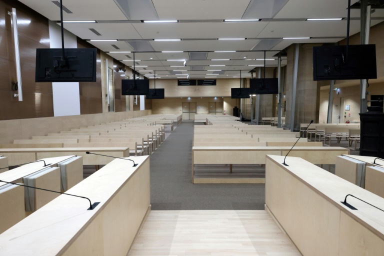 La salle d'audience temporaire installée au Palais de Justice de Paris avant le procès des attentats de Paris du 13 novembre 2015, le 2 septembre 2021