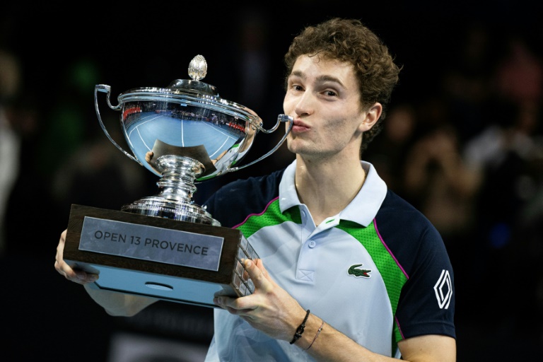 Ugo Humbert, le numéro un français, après sa victoire en finale du tournoi ATP 250 de Marseille, le 16 février 2025