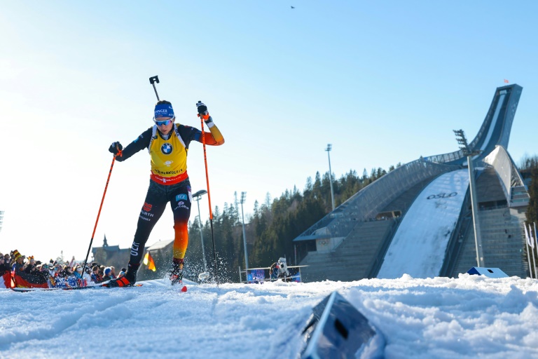 La biathlète allemande Franziska Preuss lors de la poursuite de 10 km, comptant pour la Coupe du monde, à Holmenkollen près d'Oslo, le 22 mars 2025