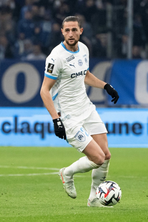 Le milieu de terrain français de Marseille Adrien Rabiot lors d'un match de Ligue 1 entre l'OM et le FC Nantes, à Marseille, le 2 mars 2025