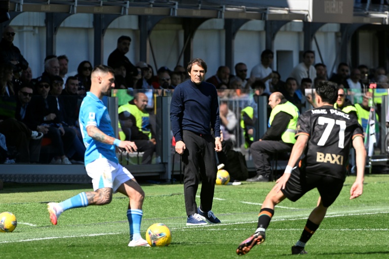 L'entraîneur de Naples Antonio Conte durant le match (0-0) du Championnat d'Italie de son équipe à Venise le 16 mars 2025