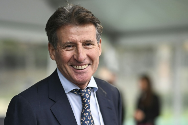 Candidat à la présidence du Comité International Olympique (CIO), le Britannique Sebastian Coe arrive à la cérémonie d'ouverture de la 144e session du CIO sur le site archéologique de l'ancienne Olympie, berceau des Jeux olympiques antiques dans le sud de la Grèce, le 18 mars 2025