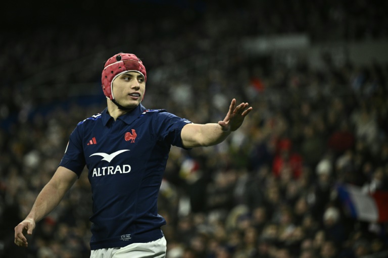 Le joueur de rugby français Louis Bielle-Biarrey pendant le match du Tournoi des six nations contre l'Ecosse au Stade de France le 15 mars 2025.