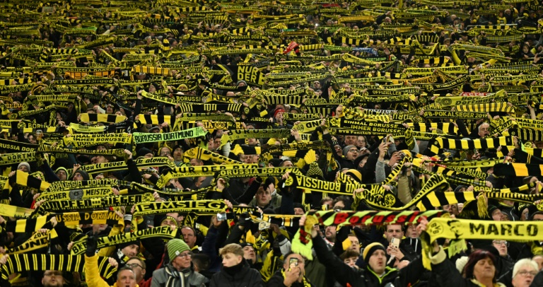 Une partie du Mur jaune, où prennent les supporters du Borussia Dortmund, le 30 novembre 2024 lors d'un match de Bundesliga contre le Bayern Munich