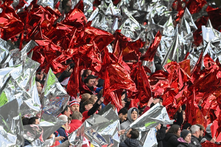 Les supporters de Lille lors du huitième de finale de Ligue des champions perdu face à Dortmund (2-1), le 12 mars 2025 au stade Pierre-Mauroy