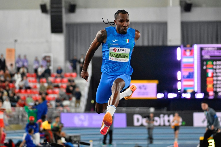 L'Italien Andy Diaz Hernandez à l'oeuvre en finale du triple-saut des Mondiaux d'athlétisme en salle le 21 mars 2025 à Nankin